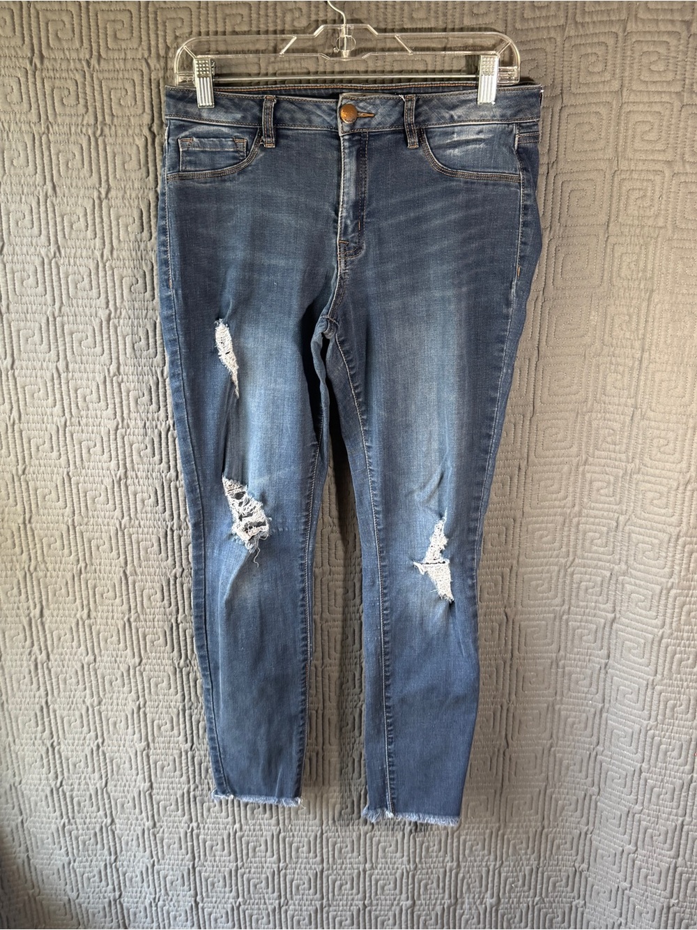 Refuge Charlotte Russe Distressed Skinny Jeans Size 10 Frayed Hem Blue Stretch